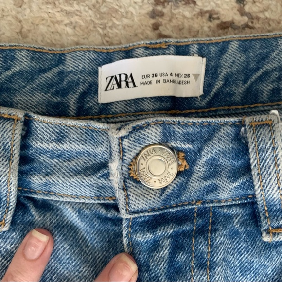 Zara Ripped Mom Jeans - Picture 5 of 5